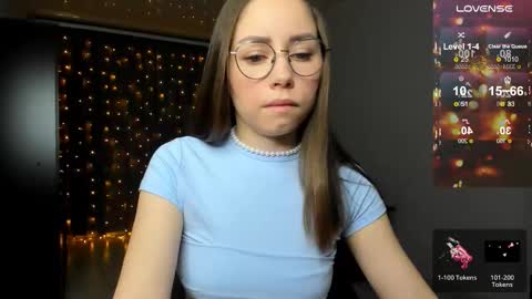 Snapshot of fun__nd__bun chatting on 11.03.25 fun__nd__bun online show from 11.03.25