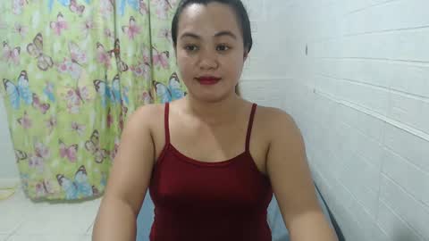 Snapshot of funluvnpinay4u chatting on 03.12.25 MAE online show from 03.12.25