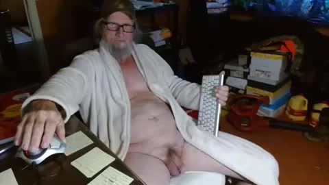 Snapshot of funmike2000 chatting on 01.05.25 mike online show from 01.05.25