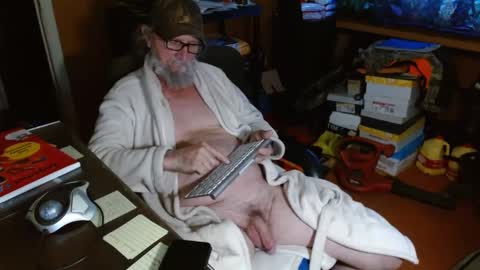 Snapshot of funmike2000 chatting on 01.18.25 mike online show from 01.18.25