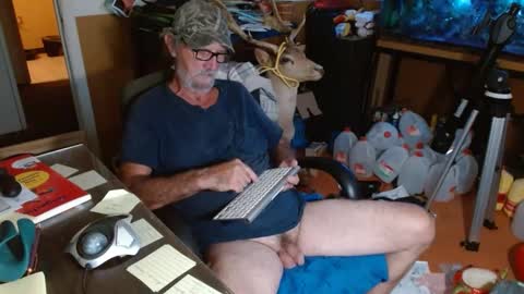 Snapshot of funmike2000 chatting on 09.17.25 mike online show from 09.17.25