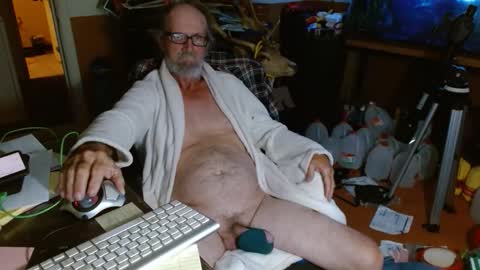 Snapshot of funmike2000 chatting on 10.23.25 mike online show from 10.23.25