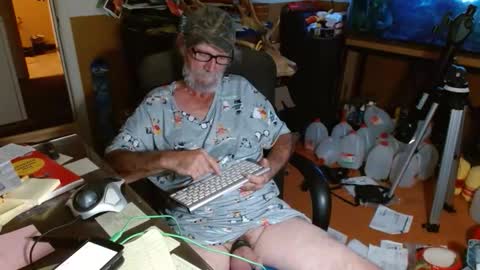 Snapshot of funmike2000 chatting on 10.25.25 mike online show from 10.25.25