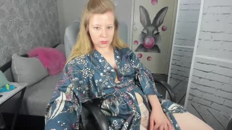 Snapshot of funny_bunny4 chatting on 01.19.25 funny_bunny4 online show from 01.19.25
