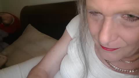 Jessie Love online show from 12.20.24