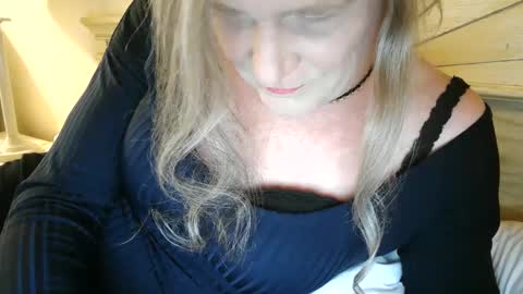 Jessie Love online show from 09.29.25