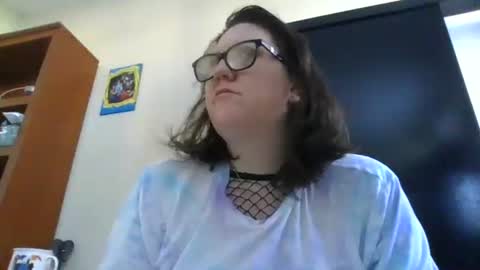 Snapshot of fuzzypeaches87 chatting on 01.31.26 fuzzypeaches87 online show from 01.31.26