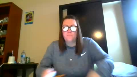 fuzzypeaches87 online show from 04.01.26