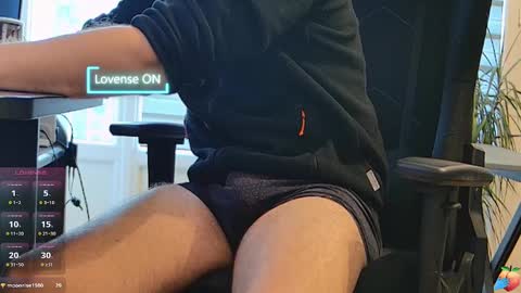 Snapshot of fxp0rn chatting on 12.14.24 fxp0rn online show from 12.14.24