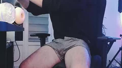 Snapshot of fxp0rn chatting on 12.16.24 fxp0rn online show from 12.16.24