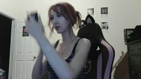 Snapshot of g0ddessluna1800 chatting on 05.04.26 Goddess Luna online show from 05.04.26