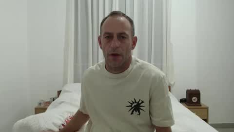 Snapshot of g10303 chatting on 10.25.25 g103031910303 online show from 10.25.25