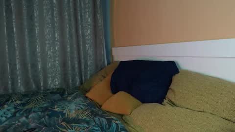 Snapshot of g1vememoney chatting on 10.21.25 Ian online show from 10.21.25