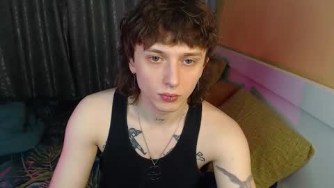 Snapshot of g1vememoney chatting on 11.14.25 Ian online show from 11.14.25