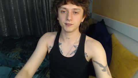 Snapshot of g1vememoney chatting on 11.17.25 Ian online show from 11.17.25