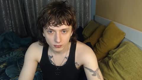 Snapshot of g1vememoney chatting on 11.19.25 Ian online show from 11.19.25