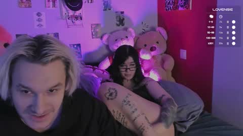 Snapshot of g4tito chatting on 11.17.25 g4tito online show from 11.17.25