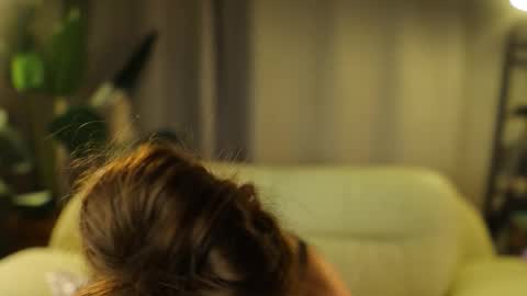 Snapshot of g_ia chatting on 10.23.25 G online show from 10.23.25