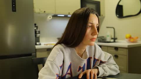 Snapshot of g_ia chatting on 10.24.25 G online show from 10.24.25