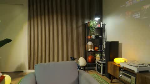 Snapshot of g_ia chatting on 11.14.25 G online show from 11.14.25