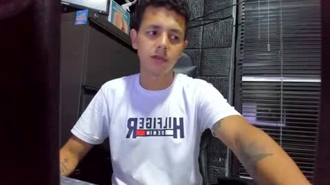 Snapshot of g_lincoln chatting on 06.21.26 g_lincoln online show from 06.21.26