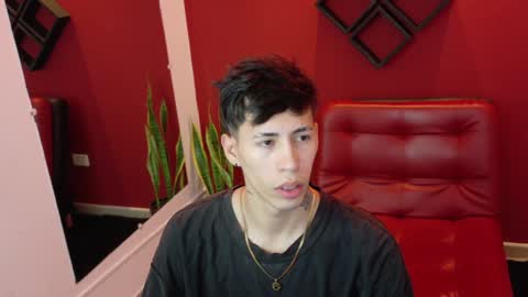 Snapshot of gaarataihen1 chatting on 02.05.25 Gaara online show from 02.05.25