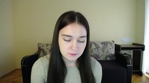 Snapshot of gabby_di chatting on 12.04.24 Jaklin online show from 12.04.24