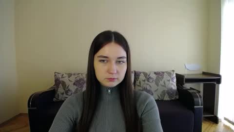 Snapshot of gabby_di chatting on 12.14.24 Jaklin online show from 12.14.24