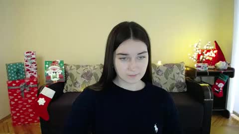 Snapshot of gabby_di chatting on 12.24.24 Jaklin online show from 12.24.24