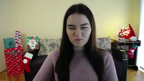 Snapshot of gabby_di chatting on 12.29.24 Jaklin online show from 12.29.24