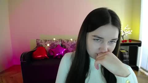 Snapshot of gabby_di chatting on 03.05.25 Jaklin online show from 03.05.25