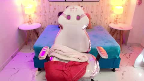 gabby_evanns online show from 03.08.25