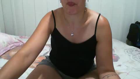 Snapshot of gabibrasil chatting on 12.19.24 gaby layla online show from 12.19.24