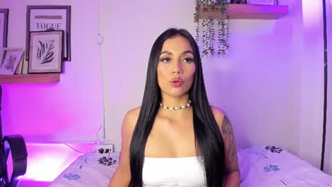Snapshot of gabihills chatting on 06.19.26 GABRIELA online show from 06.19.26