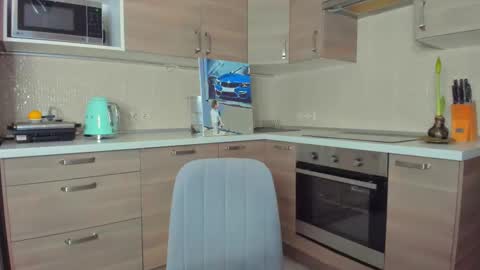 The next stream in car 1 december 10pm time in France online show from 03.01.26