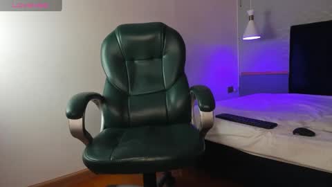 Snapshot of gabriel_beckett chatting on 12.17.24 gabriel_beckett online show from 12.17.24