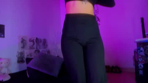 Snapshot of gabriela_bunny chatting on 10.20.25 Gabriela online show from 10.20.25