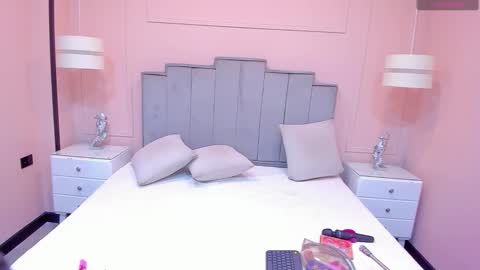 Snapshot of gabriela_lux chatting on 10.07.25 online show from 10.07.25