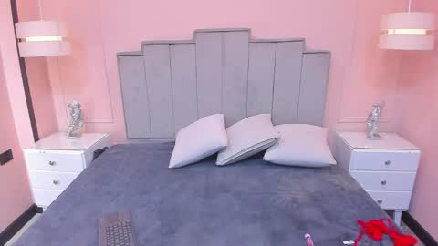 Snapshot of gabriela_lux chatting on 10.17.25 online show from 10.17.25