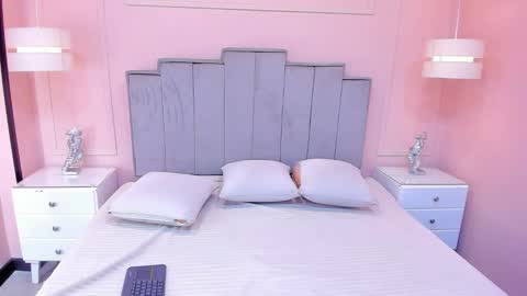 Snapshot of gabriela_lux chatting on 10.19.25 online show from 10.19.25