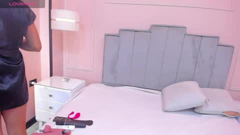 Snapshot of gabriela_lux chatting on 11.09.25 online show from 11.09.25