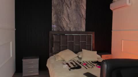 Gabriela Kassi online show from 02.22.26