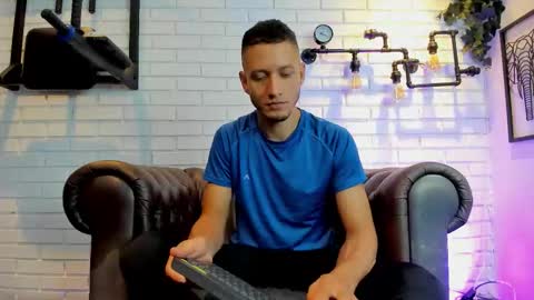 Snapshot of gabrieldraven chatting on 09.23.25 gabrieldraven online show from 09.23.25