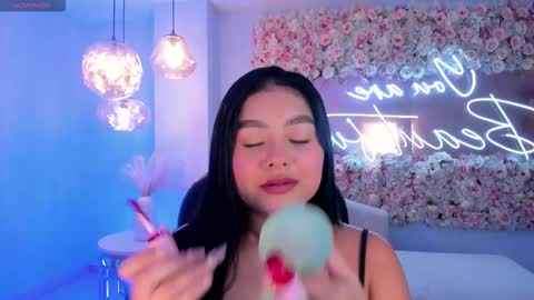 Gabriella Lee online show from 11.20.25