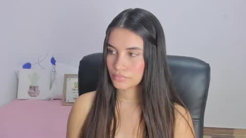 Snapshot of gaby_olsen chatting on 11.07.25 Gabriela online show from 11.07.25