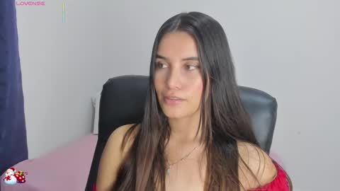 Snapshot of gaby_olsen chatting on 11.08.25 Gabriela online show from 11.08.25