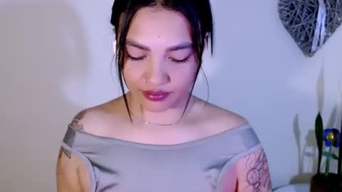 My name is Gabriela.. nice to meet you thumbs up please its very important to me online show from 07.20.26