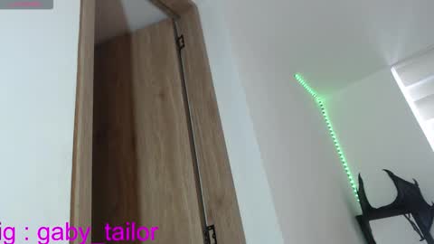 Snapshot of gaby_tailor_ chatting on 11.05.25 Gaby online show from 11.05.25