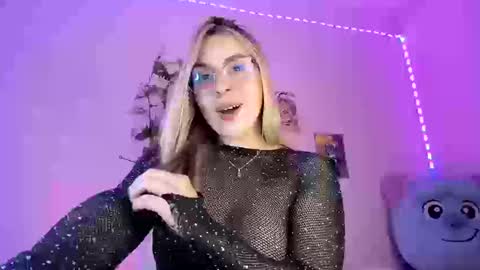 Snapshot of gaby_vandriel chatting on 09.17.25 GABRIELA online show from 09.17.25