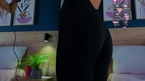 Snapshot of gabypetit chatting on 09.29.25 Gaby online show from 09.29.25